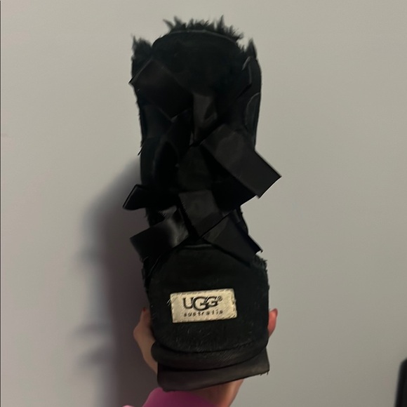 UGG Black Winter Boots with Cozy Fur Lining and Sturdy Sole - Picture 6 of 7